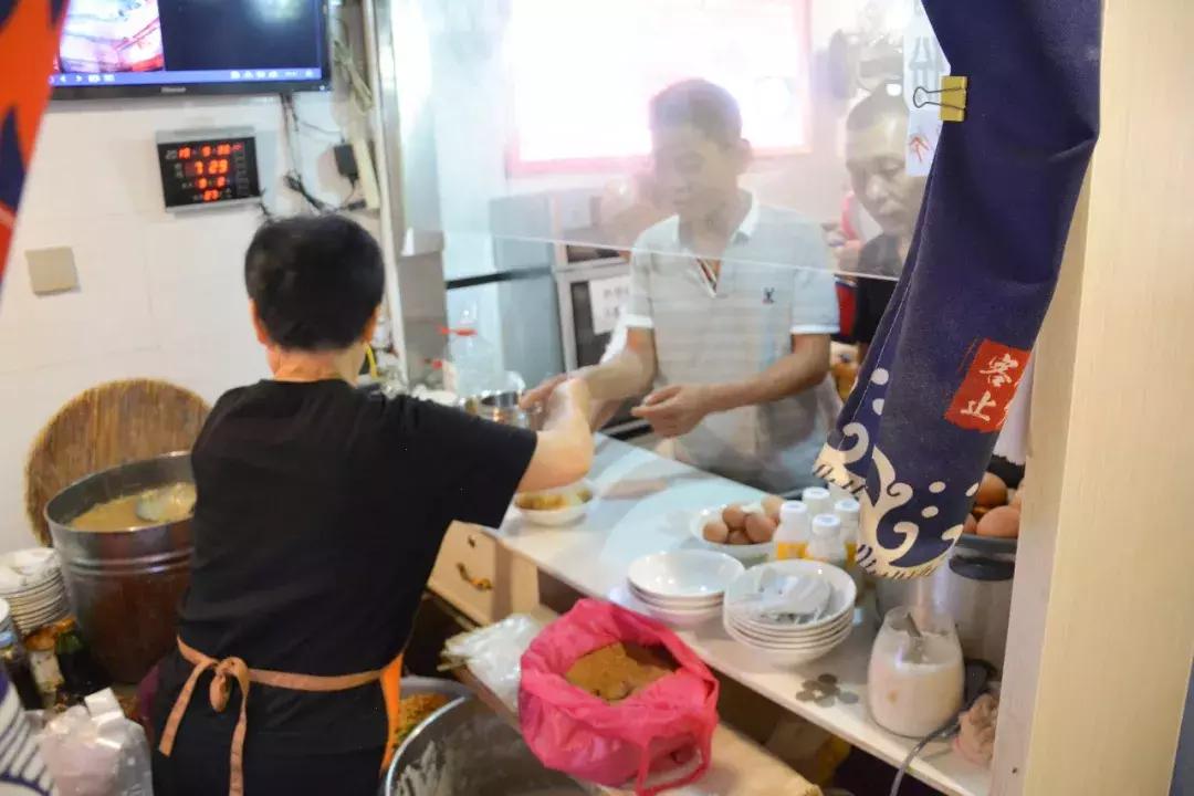 台风最新预报与小巷深处的特色小店探秘揭秘
