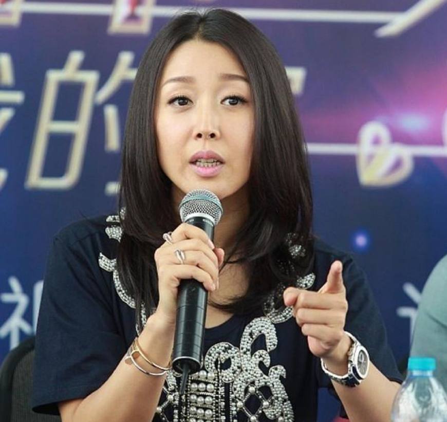 孙悦最新动态揭秘，小巷深处的音乐情缘与特色小店的奇遇经历