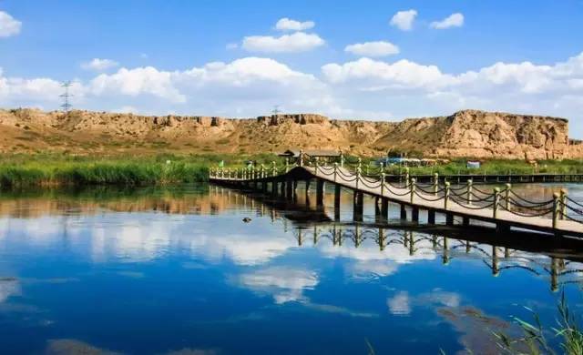 最新景点探索，温馨旅程与友情之旅