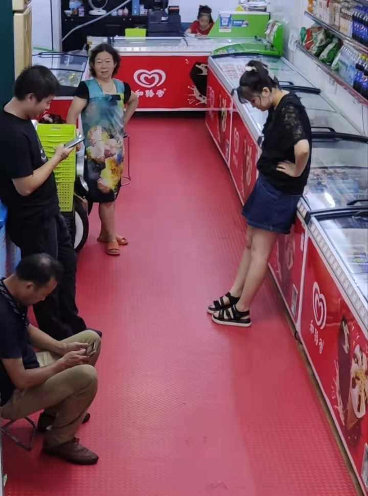 台风最新消息路径图及小巷深处的特色小店探索