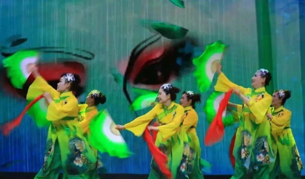菏泽锦绣梨园全新演绎，力量与自信的绽放之夜